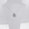 Colar medalha menina com inicial - Imagem 1
