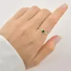 Anel cravejado pedra verde - Imagem 2
